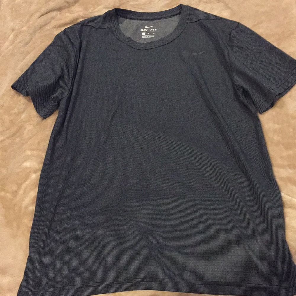 Nike men’s shirt